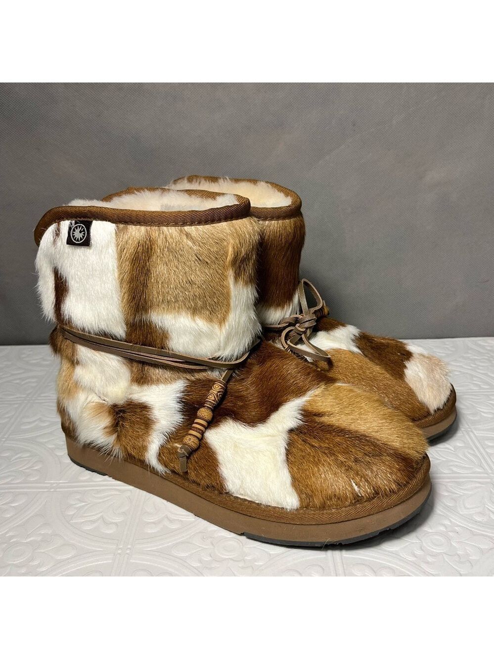 NWOT AU&MU Classic Mini Sheepskin Cow Pattern Rabbit Fur Ankle Winter Boot 8